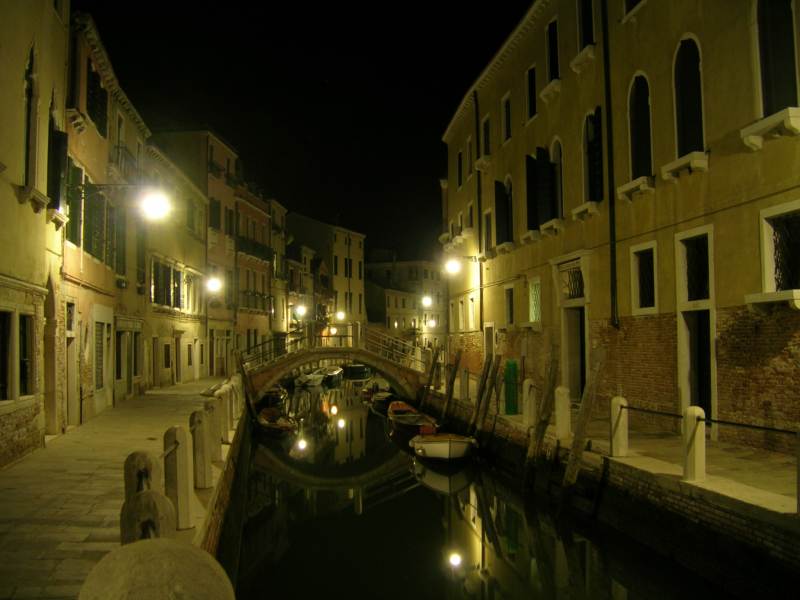 Venecia-Caminata nocturna por la oculta Venecia